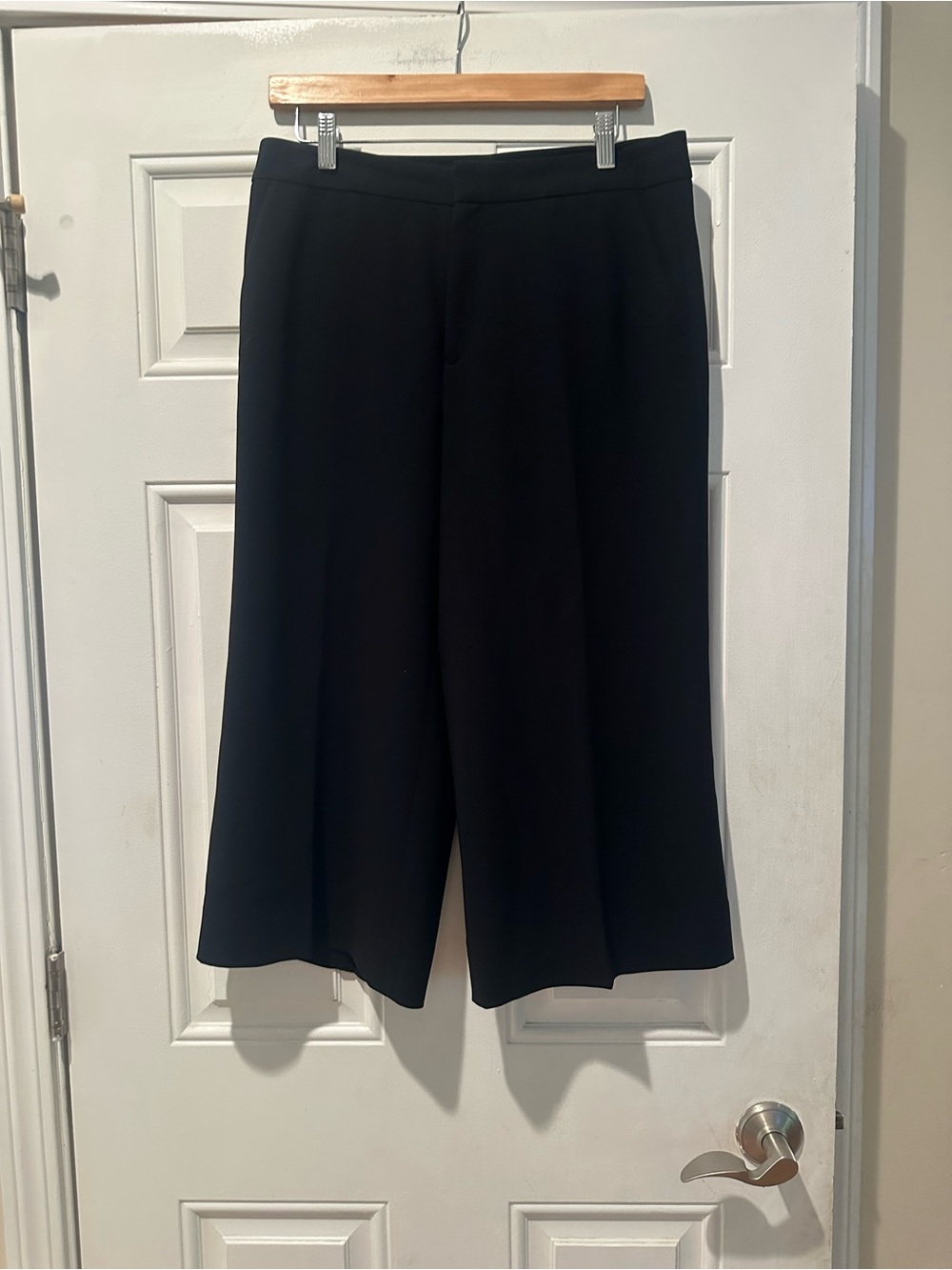 Flippa K Black Wide-Leg Capris-Cute!
